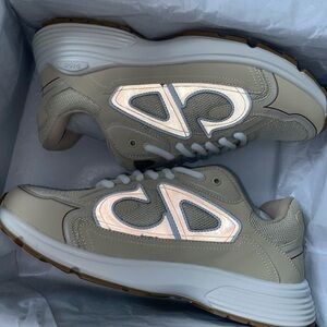 Dior B30 (cream)